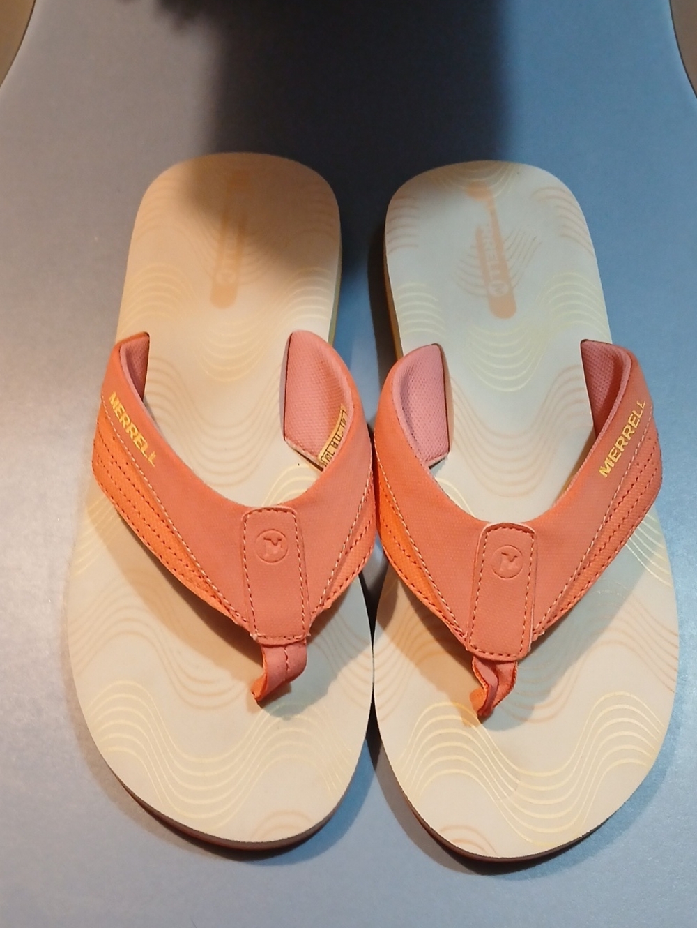 Merrell Women’s Pink Salmon Size 9 Thong Sandals